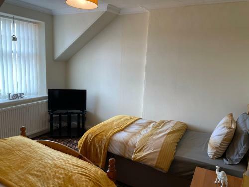 Super Spacious, 10 Mins From Beach, Pet Friendly