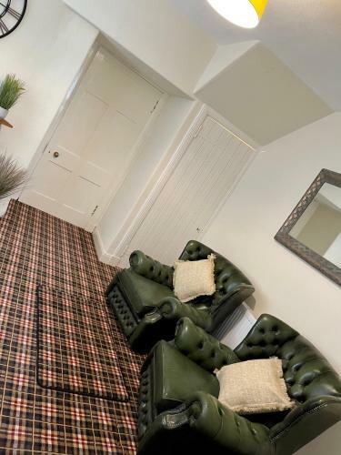 Super Spacious, 10 Mins From Beach, Pet Friendly