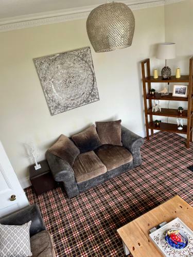 Super Spacious, 10 Mins From Beach, Pet Friendly