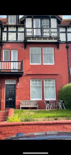 Super Spacious, 10 Mins From Beach, Pet Friendly