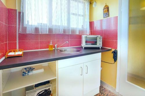 Apartment With 2 Bdrms In Beachfront Location