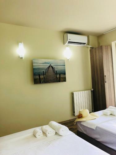 Hostal Anna By The Sea