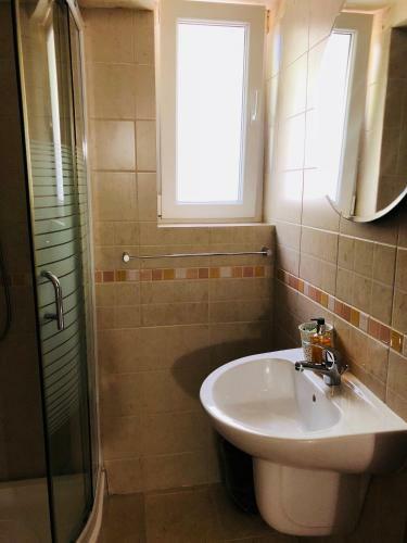 Hostal Anna By The Sea