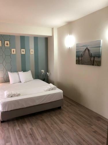 Hostal Anna By The Sea
