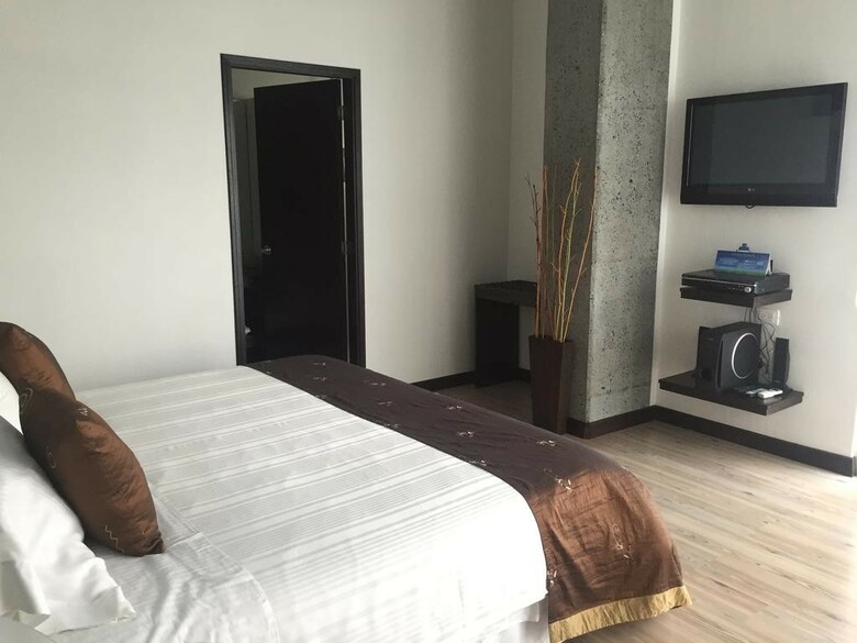 Habitat Hotel