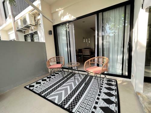 Townhouse At Laguna Park By Lofty