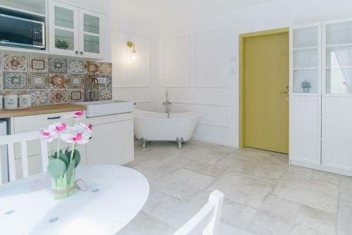 Hostal Olala Dead Sea Suites