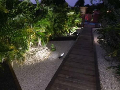 Villa Ti Paradis Cach�-piscine-dans Quartier R�sidentiel