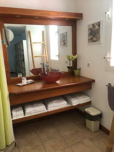 Villa Ti Paradis Cach�-piscine-dans Quartier R�sidentiel