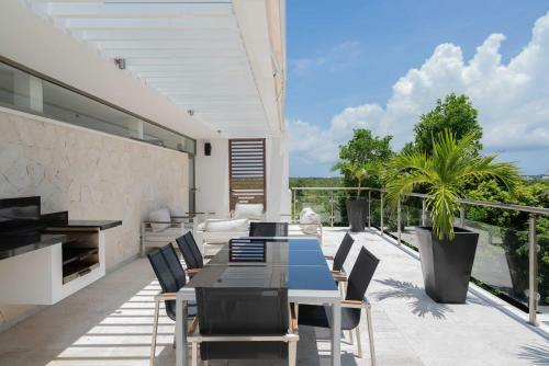 Villa Las Olas With Security, Rooftop, Pools, Golf In Gran Bahia Principe