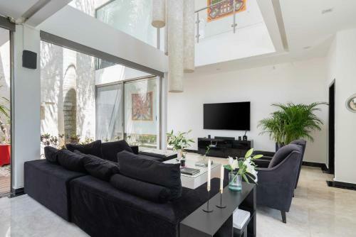 Villa Las Olas With Security, Rooftop, Pools, Golf In Gran Bahia Principe