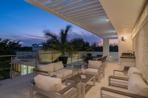 Villa Las Olas With Security, Rooftop, Pools, Golf In Gran Bahia Principe