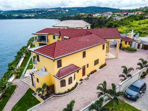 Villa De La Vista By Paradise Listing