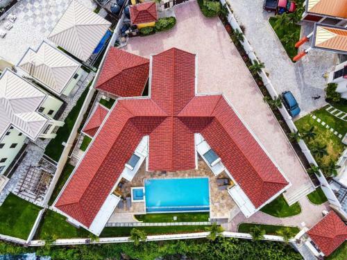 Villa De La Vista By Paradise Listing