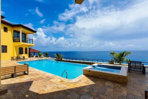 Villa De La Vista By Paradise Listing