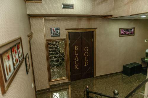 Black & Gold Hotel