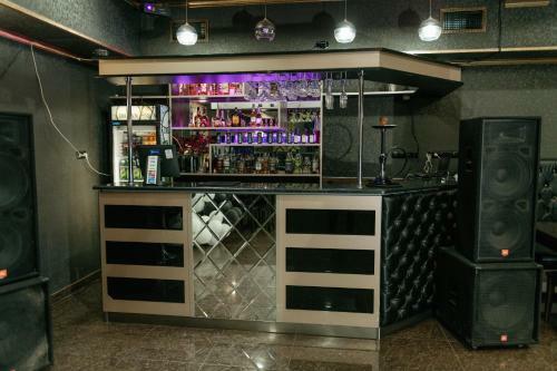 Black & Gold Hotel