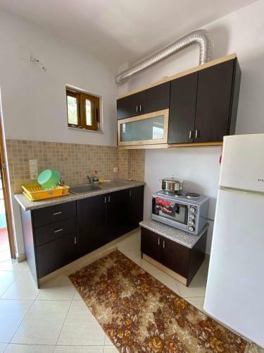 Apartamento Lirim Shenmiter Lukove