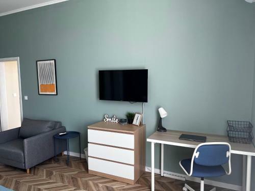 Las Brisas Garden Apartment
