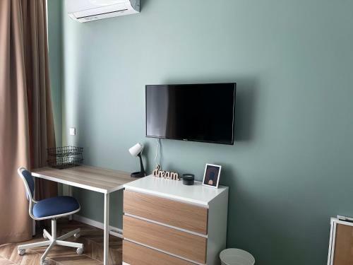Las Brisas Garden Apartment