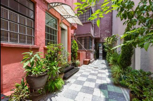 Rustic Chic House, Steps Away From Reforma