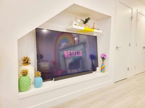 Chateau Rainbow - 2 Bedroom Suite 5min To Dt/uofa