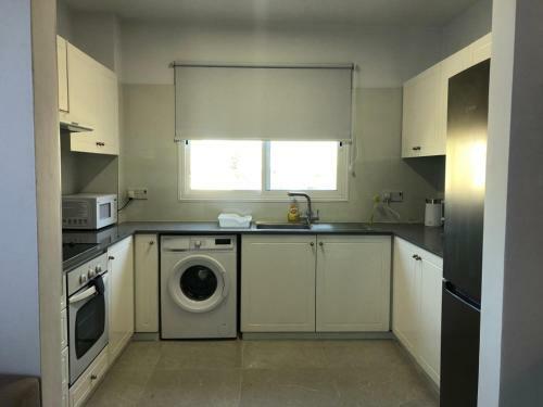 Charming Apartment In Paphos Central Location