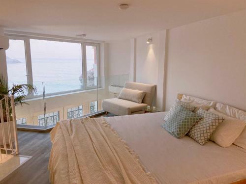 Apartamento Spectacular Beachfront Duplex On The Mediterranean - Caleta, Catalan Bay
