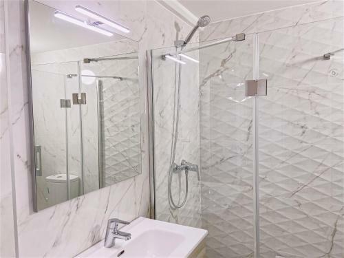 Apartamento Spectacular Beachfront Duplex On The Mediterranean - Caleta, Catalan Bay