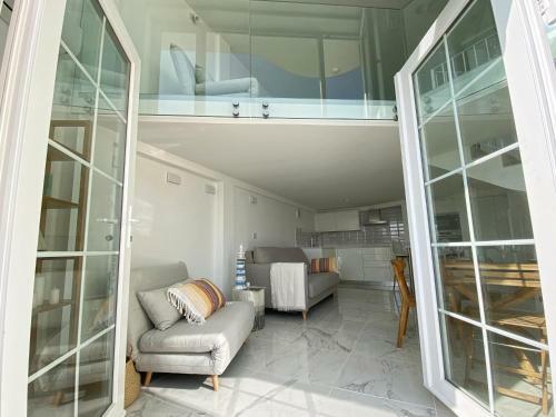 Apartamento Spectacular Beachfront Duplex On The Mediterranean - Caleta, Catalan Bay