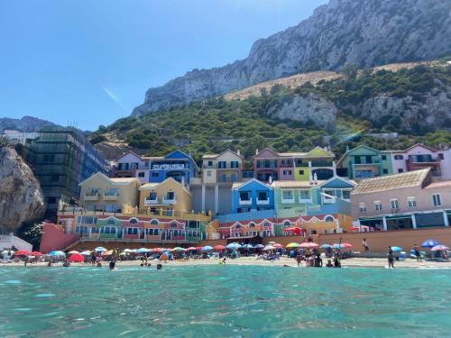 Apartamento Spectacular Beachfront Duplex On The Mediterranean - Caleta, Catalan Bay