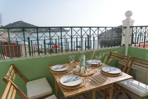 Apartamento Spectacular Beachfront Duplex On The Mediterranean - Caleta, Catalan Bay