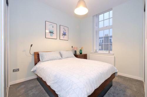 Stunning Central Two Bedroom Executive Apartment