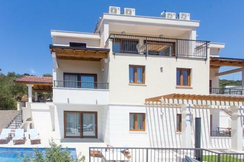 Villa Maestral