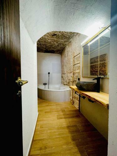 Casa Carmen Alcal� Del J�car