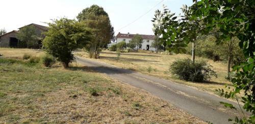 Bed & Breakfast Le Magnoux Peaceful Retreat
