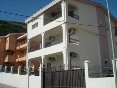 Hostal Apartmani Vedrana