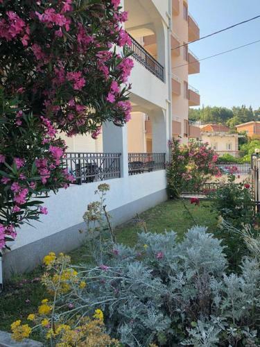 Hostal Apartmani Vedrana
