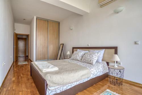 Spacious Apartmens With Beautiful View