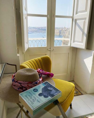 Spacious Maisonette With Spectacular Views Ibri1-1