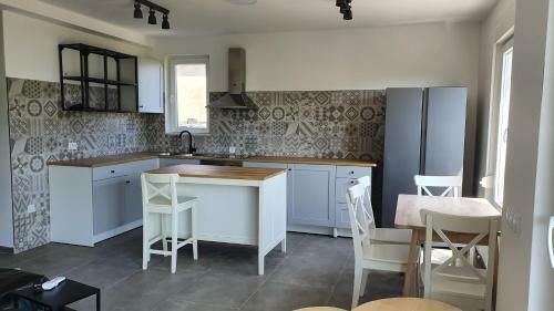 Hotel Lux Apartments Kumbor