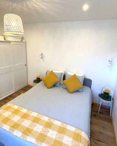 Pine Tree Apartment