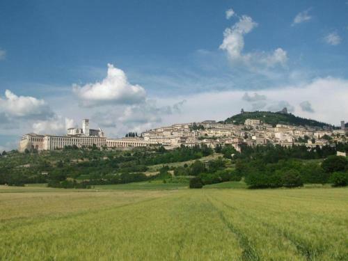 Rustic Holiday Home In Assisi With Swimming Pool