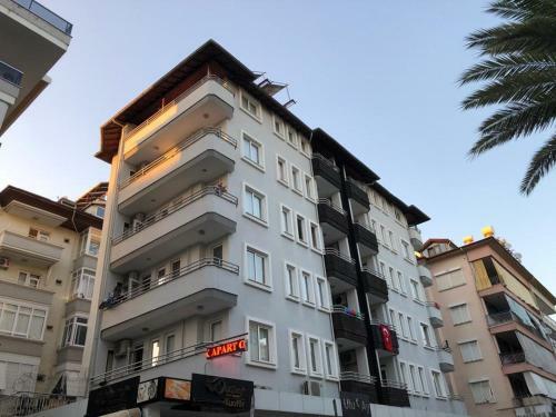 Apartamento Azak Suit Otel