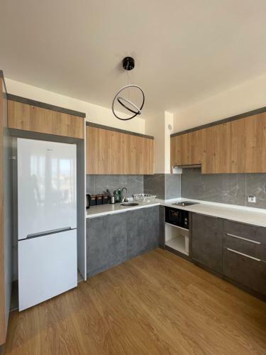 Apartamento Amazing Brand New Flat With Pool, Parking & A View