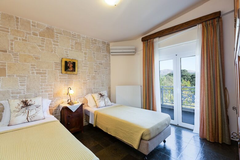 Villa Aurora