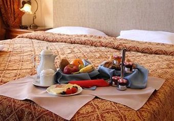 Hotel Syrou Melathron