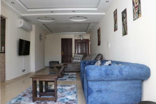 Hotel Apartment- Louran, Alex