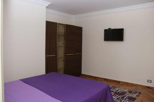 Hotel Apartment- Louran, Alex