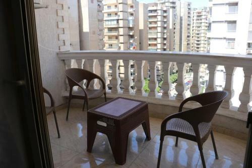 Hotel Apartment- Louran, Alex